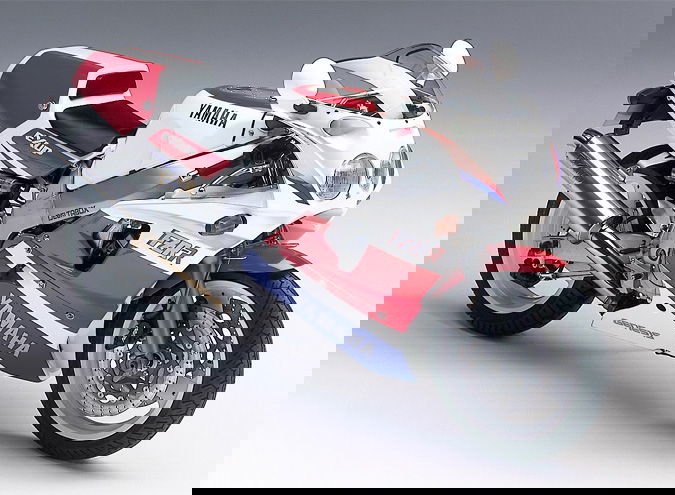 Yamaha FZR 750R OW-01